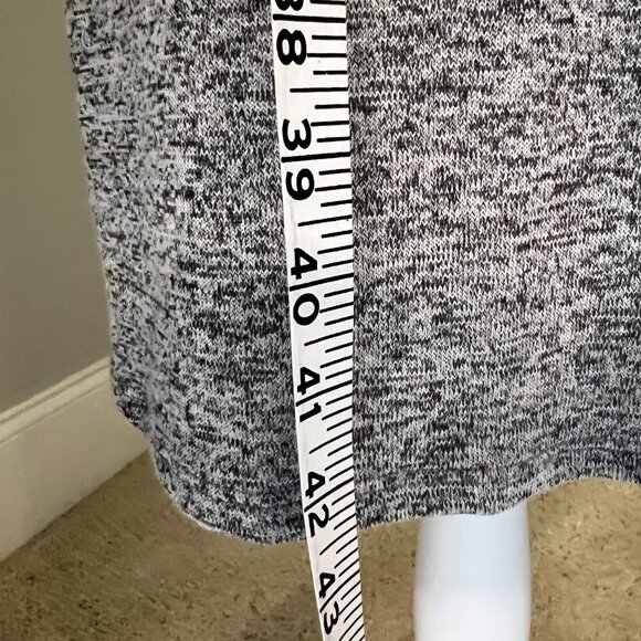 Forever 21 Gray Short Sleeve Sweater Dress with Side Slits – Size S - Picture 5 of 8